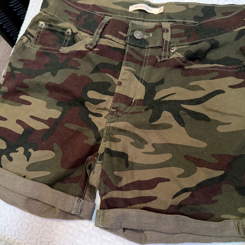 Levi’s Camouflage Women Shorts Size 29